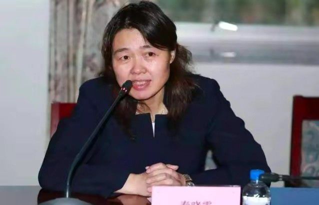 包括这两天和小贾还在聊，拿个金狮回来是不是能改善一下?大家最后证明这个所谓的市场也说不准，不好说。